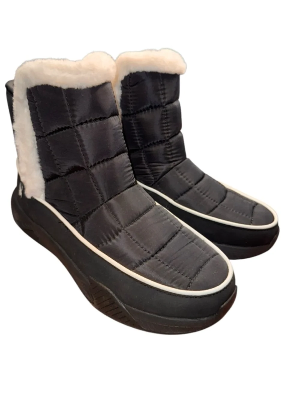 Women's Spyder Lumi Black & White Winter Boots US 7.5